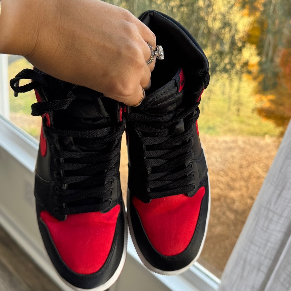 Jordan 1 retro high OG satin bred 9 - Picture 7 of 8